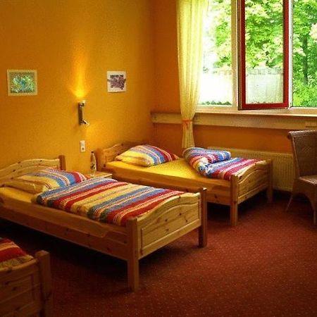 Econo Motel Goelzer Büchenbeuren Екстериор снимка
