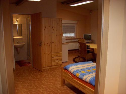 Econo Motel Goelzer Büchenbeuren Екстериор снимка