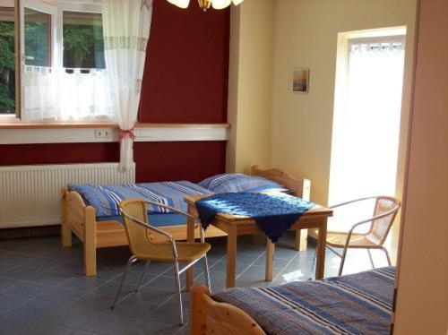 Econo Motel Goelzer Büchenbeuren Екстериор снимка