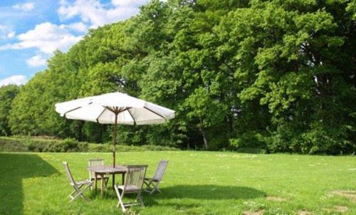 Econo Motel Goelzer Büchenbeuren Екстериор снимка
