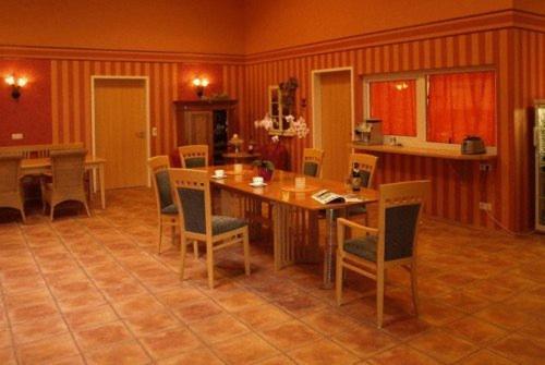 Econo Motel Goelzer Büchenbeuren Екстериор снимка