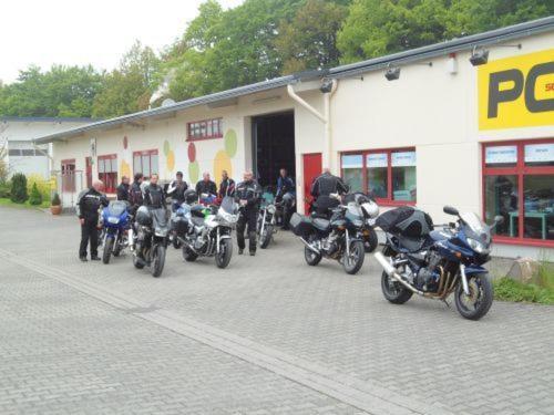 Econo Motel Goelzer Büchenbeuren Екстериор снимка