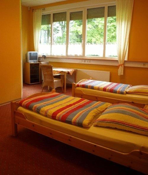 Econo Motel Goelzer Büchenbeuren Екстериор снимка