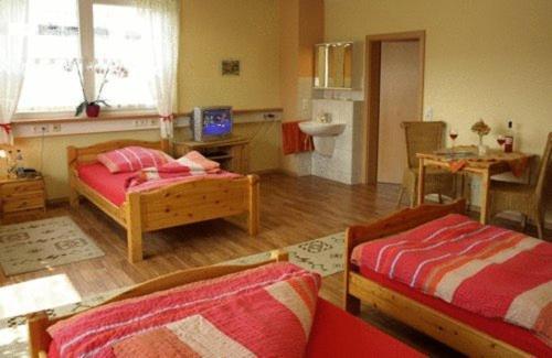 Econo Motel Goelzer Büchenbeuren Екстериор снимка