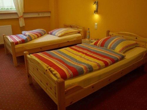 Econo Motel Goelzer Büchenbeuren Екстериор снимка